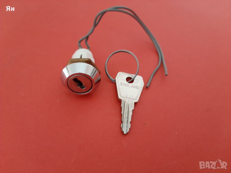  Английски Електрически Ключ 5А,220V-1HO+1НЗ контакти , снимка 1