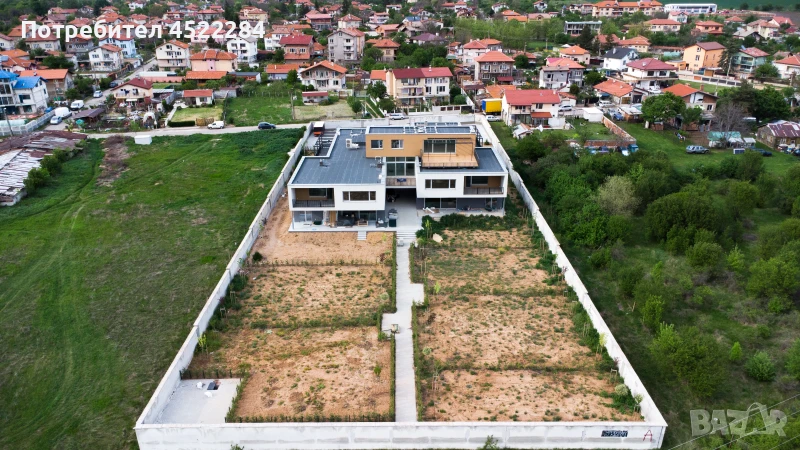 Мезонет с прилежащ двор, снимка 1