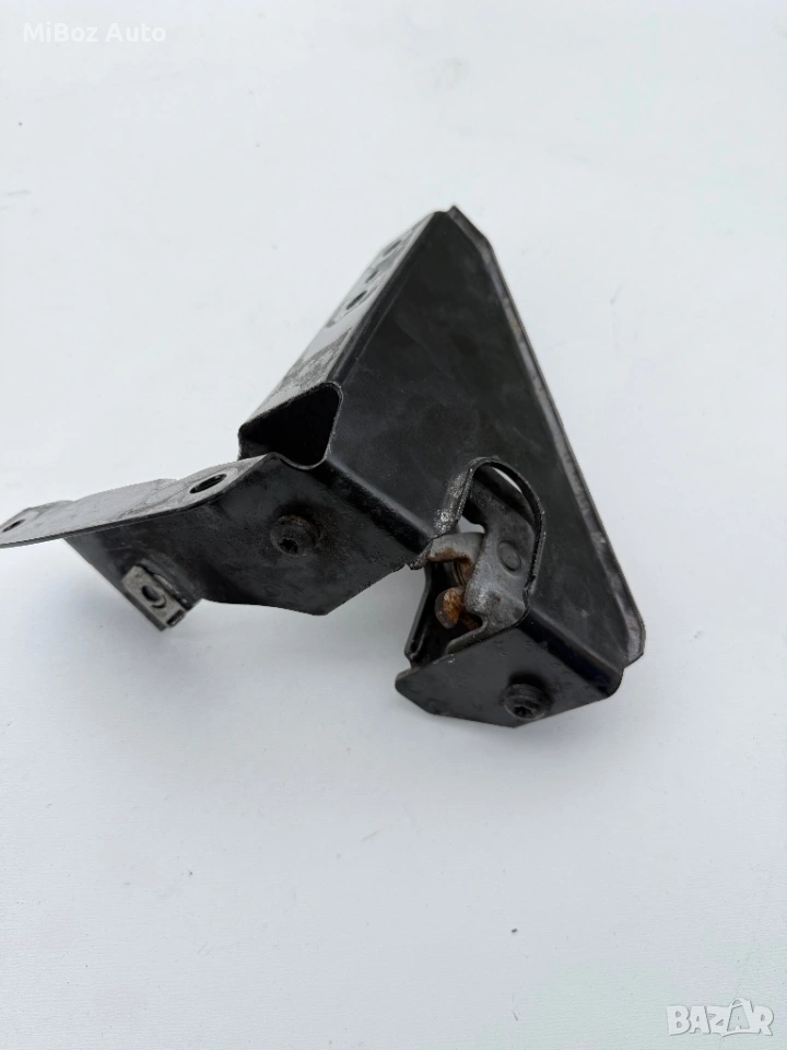 Брава дясна преден капак БМВ E92 E93 BMW, снимка 1