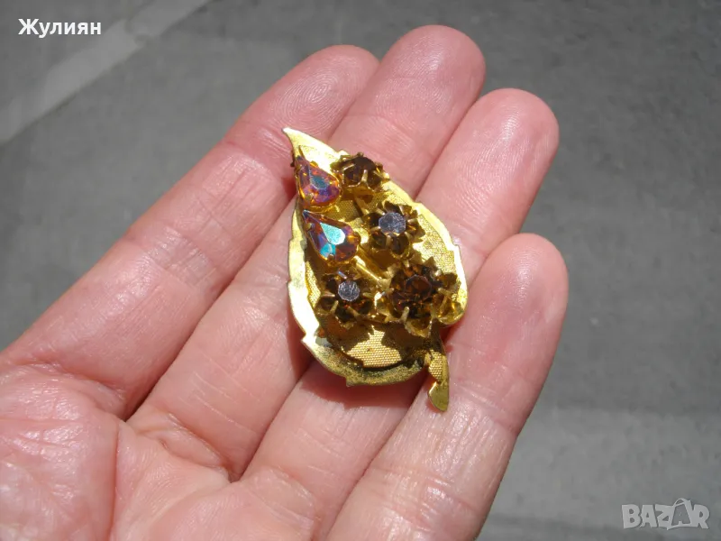 СТАРА ПОЗЛАТЕНА БРОШКА, снимка 1