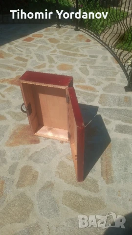 Стар дървен куфар., снимка 16 - Антикварни и старинни предмети - 51067438