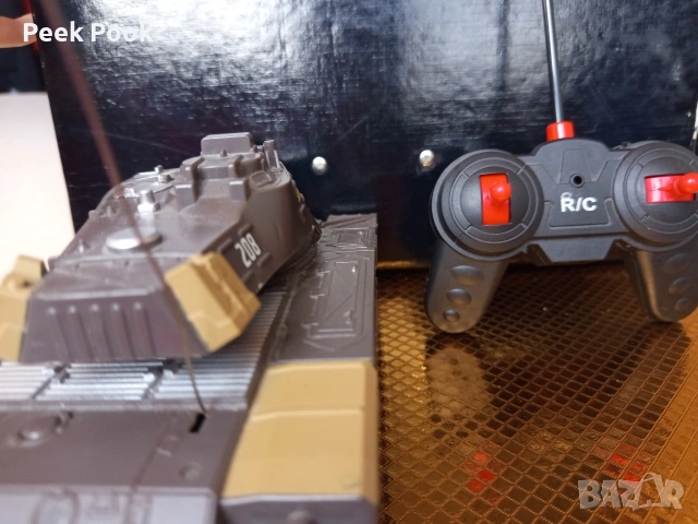 колекционерски танк с дистанционно управление и по- малак танк , снимка 2 - Колекции - 54095164
