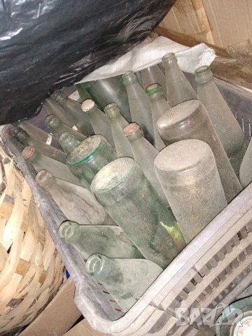 Стари шишета от масло + буркани бутилки и други стъклени неща на 60/100 години , снимка 3 - Антикварни и старинни предмети - 29456221