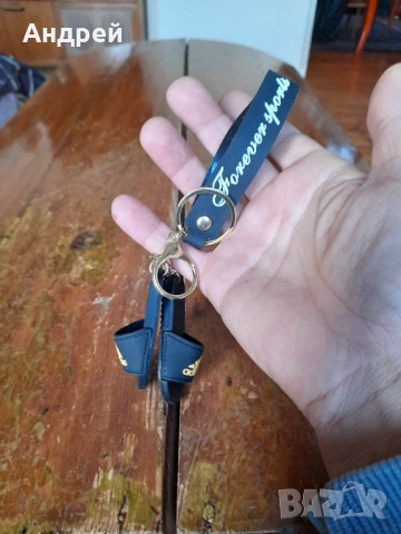 Стар ключодържател джапанки Adidas, снимка 3 - Други ценни предмети - 53373810