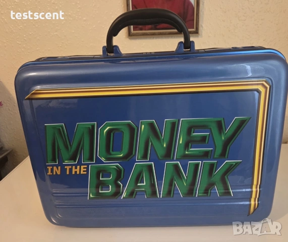 Договорът в куфарчето WWE Money In The Bank Briefcase куфар перфектен колекционерски Blue в синьо, снимка 3 - Колекции - 53908770
