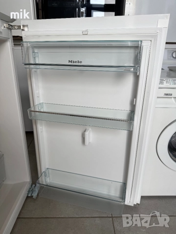Малък хладилник за вграждане МИеле , снимка 5 - Хладилници - 52441294