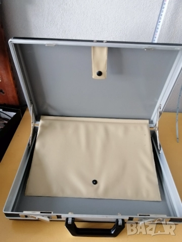 Ретро, дипломатическо куфарче от поликарбонат , снимка 5 - Куфари - 51432671