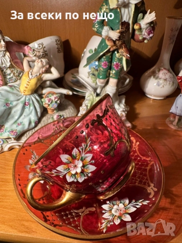 Ръчно изрисувани букети и цветя върху рубинено червен кристал Код P1630, снимка 3 - Декорация за дома - 52924561