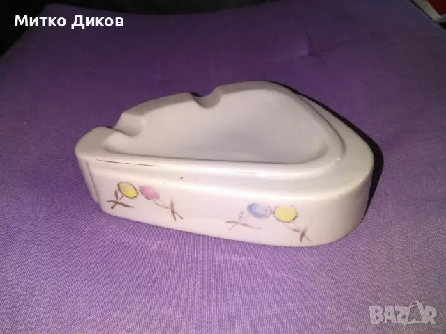 Стар порцеланов пепелник на фабрика "Коста Йорданов"Видин 160х130х34мм