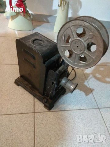Прожекционен кино апарат, снимка 9 - Антикварни и старинни предмети - 39366010