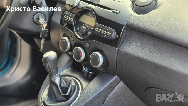 Mazda 2 1.3i газ/бензин 2012, снимка 7 - Автомобили и джипове - 51556625