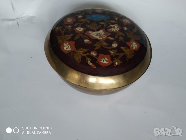 месингова купа,декорирана с емайл, снимка 1 - Антикварни и старинни предмети - 35003618