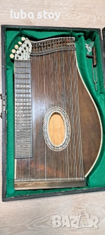 Цитра стар музикален инструмент - антика