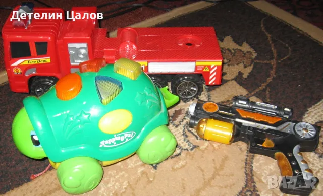 Лот от три играчки