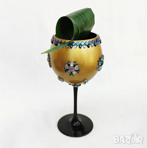 Свещник Свещен Граал — златен потир със скъпоценни камъни и чешки кристал, снимка 8 - Декорация за дома - 49695982