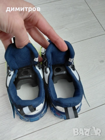 Детски маратонки с механизъм за закопчаване , снимка 7 - Детски маратонки - 54363847