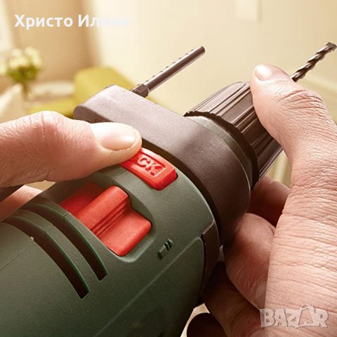 Ударна бормашина BOSCH UniversalImpact 700 700W в Куфар, снимка 3 - Бормашини - 39361750
