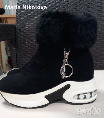 Продавам красиви дамски черни ботички