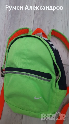 Детска електрикаво зелена NIKE раничка, снимка 3 - Раници - 53940542