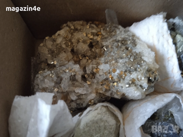 Sale, Кутия с минерали от България,естествени кристали и камъни, за колекционери геолози любители, , снимка 4 - Колекции - 51854546