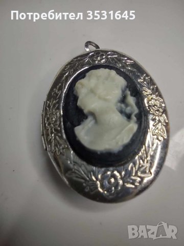 Много нежен дискретен и красив медальон за врат, снимка 3 - Колиета, медальони, синджири - 42763407