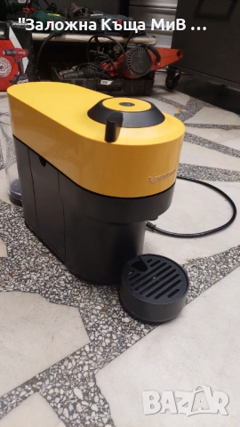 Nespresso кафе машина Vertuo с капсули