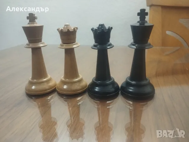 Първите Български бакелитни фигури
