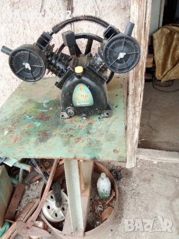 Компресор двуцилиндров 