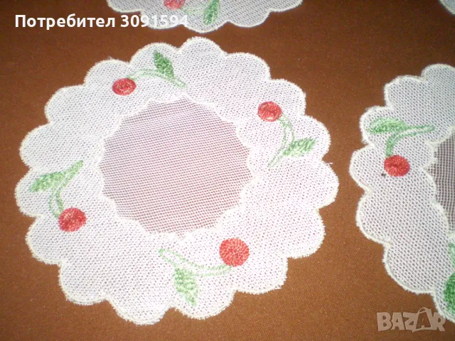 Старинни реколта от 30-те години на миналия век, ръчно бродирани на тюл салфетки за маса, снимка 3 - Други ценни предмети - 48448698