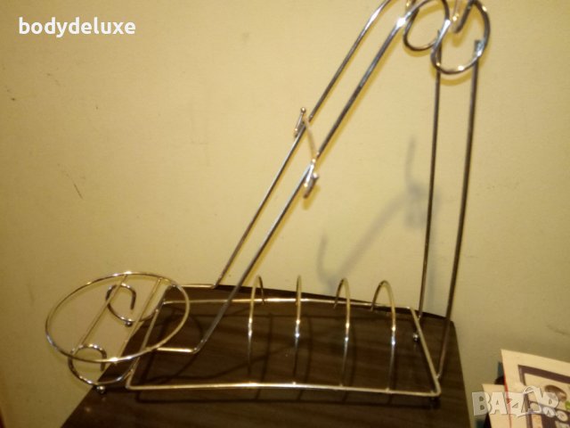 метална стойка за чашки и чинийки