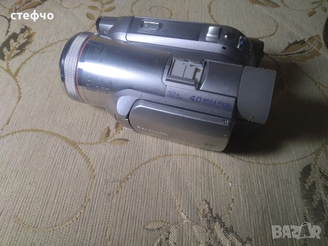 Предлагам оригинална видео и фото камера PANASONIC NV-GS500., снимка 2 - Камери - 52740153