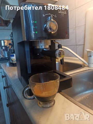Кафе машина Гаджия Вива стил с ръкохватка с крема диск, работи перфектно и прави страхотно кафе, снимка 3 - Кафемашини - 39575898