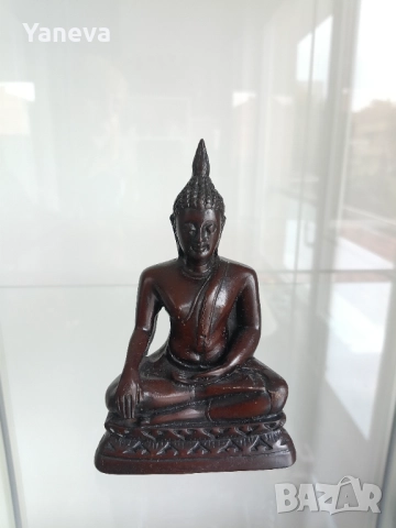 Буда в поза на медитация, статуетка от Камбоджа. 