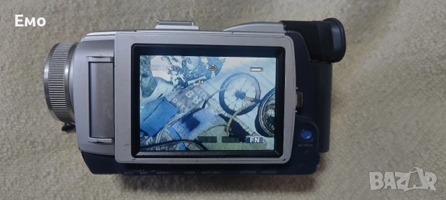 Камкордер Sony DCR- TRV50E, снимка 2 - Камери - 54298661