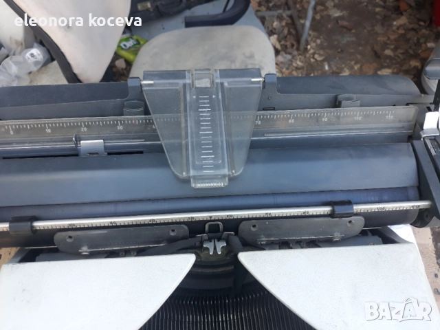 Пишеща машина олимпия, снимка 3 - Антикварни и старинни предмети - 51822754