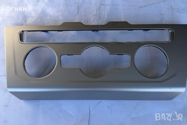 Интериорна лайсна около климатроника