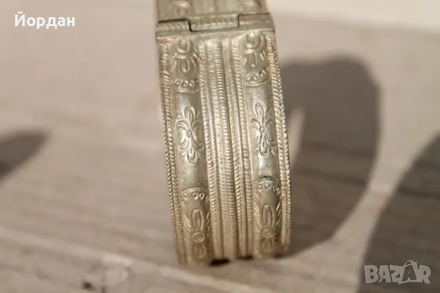 Възрожденска сребърна гривна рогатка, снимка 8 - Антикварни и старинни предмети - 49131341