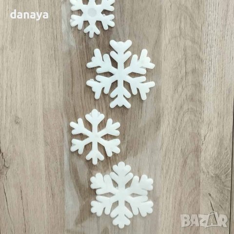 4243 Силиконов коледен стикер за прозорец Merry Christmas Снежинки, снимка 4 - Декорация за дома - 42819897