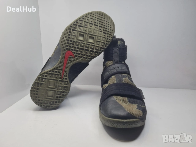 Кецове Nike Lebron Zoom 10 Носени,но в добро състояние. Размер 45 стелка 29 см. Цена 40 евро., снимка 4 - Маратонки - 54093810