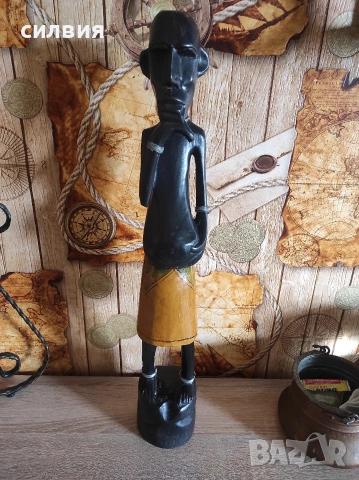 дървена статуетка 