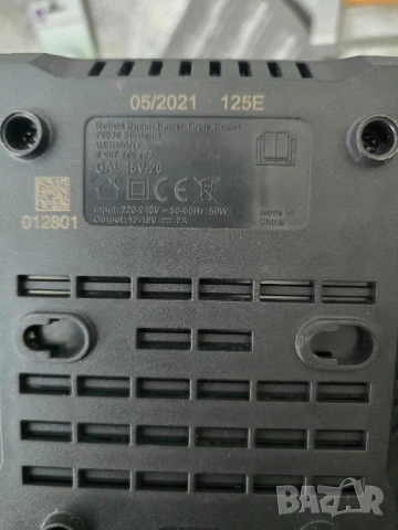 ПРОФЕСИОНАЛНО Зарядно BOSCH плюс 1 НОВА батерия НОВА, снимка 5 - Други инструменти - 51427428