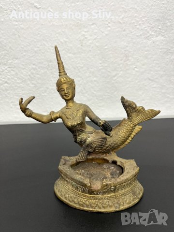 Индийски бронзов пепелник с будистко божество. №5084