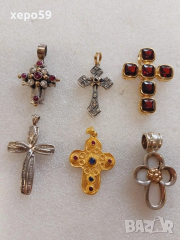 Лот стари кръстчета-материал злато, среро,диаманти,рубини,гранати
