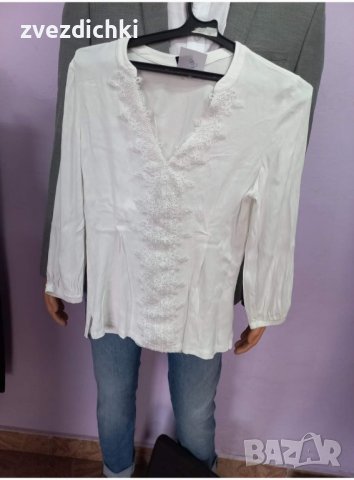 Блузка с красиво дантелено деколте XS, снимка 1 - Блузи с дълъг ръкав и пуловери - 39811525