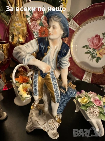 Rudolf Kammer Volkstedt Germany  Circa 1970 “Гроздоберачите” Код P2035, снимка 10 - Декорация за дома - 53941564