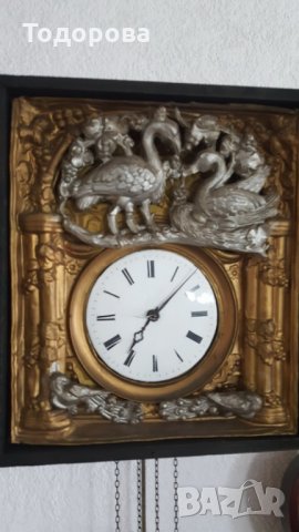 Старинен стенен часовник с формата на иконостас , снимка 1 - Антикварни и старинни предмети - 30990217