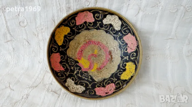 Бронзова купа с емайл