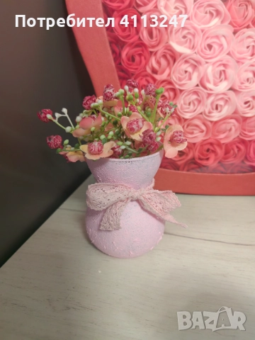 Ръчно изработени стъклени вазички с цветя 