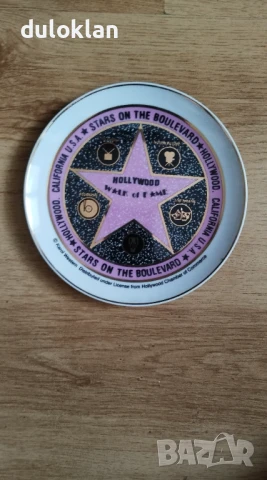 	Красива порцеланова чиния от Холивуд САЩ.