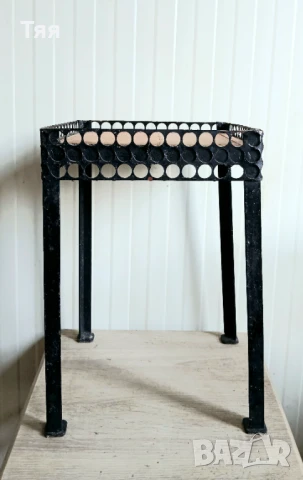 Ковано желязо масичка и свещник, снимка 2 - Антикварни и старинни предмети - 50714986